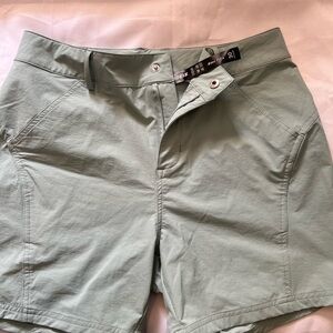 MoFiz Light Sage Green Hiking/Golf Shorts